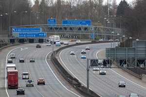 Smart motorways: PM puts the brakes on all new projects