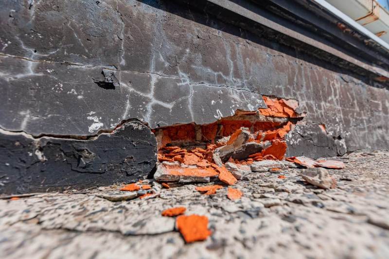 Cracked brickwork caused by subsidence