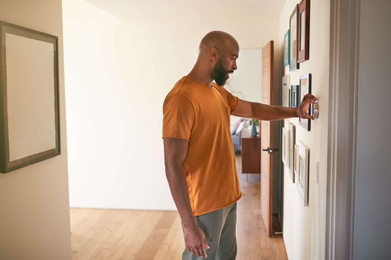 Tenant changing thermostat